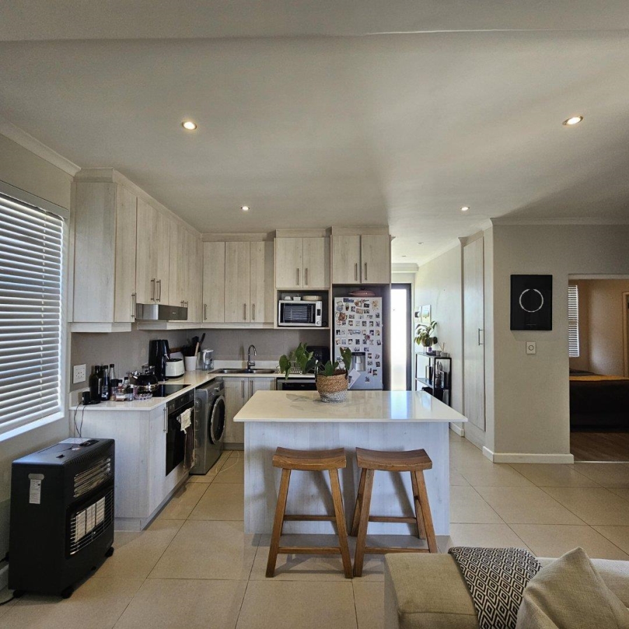 To Let 2 Bedroom Property for Rent in Croydon Western Cape